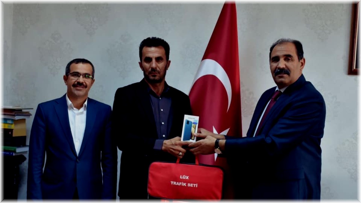 'İyi Dersler Şoför Amca' projesi fotoğraf yarışmasında Erzincan'a ikincilik ödülü