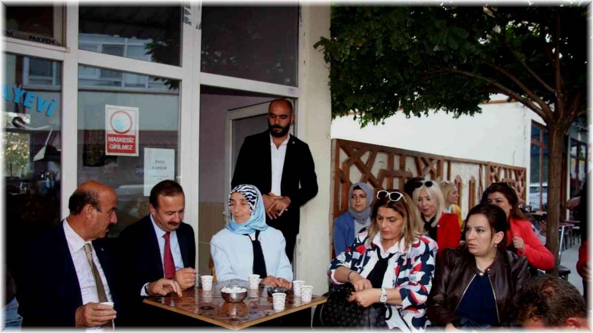 İYİ Parti Genel Başkan Yardımcısı Ağıralioğlu, Erzurum'da esnafın sorunlarını dinledi