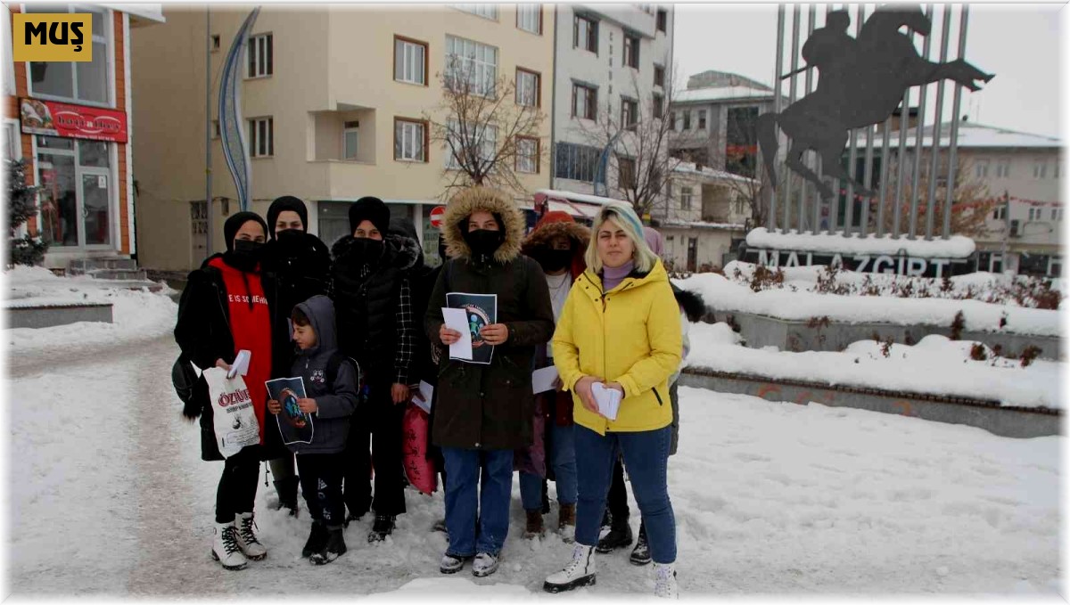 İyilik ekibinden Malazgirtli çocuklara harçlık