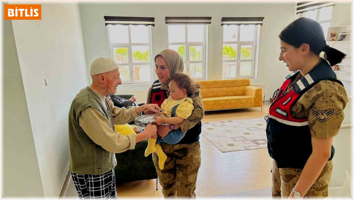 Jandarma'dan engelsiz yaşam merkezine 'Babalar Günü' ziyareti