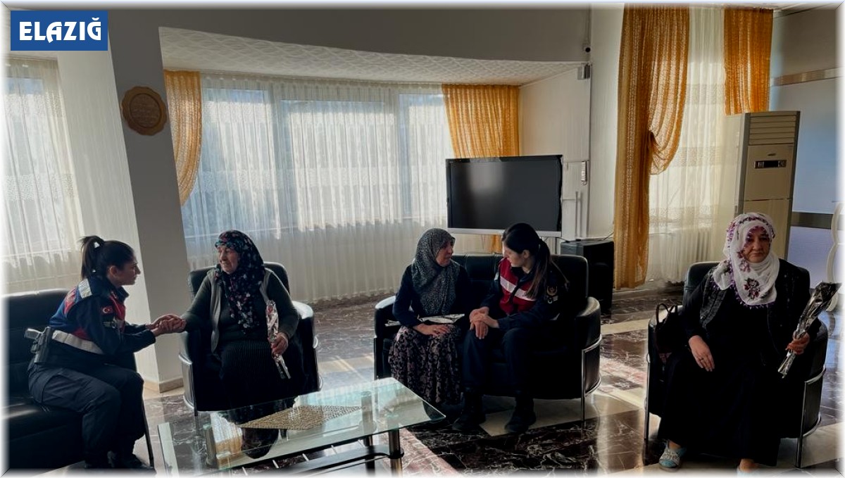 Jandarma ekipleri huzurevi sakinleriyle bir araya geldi