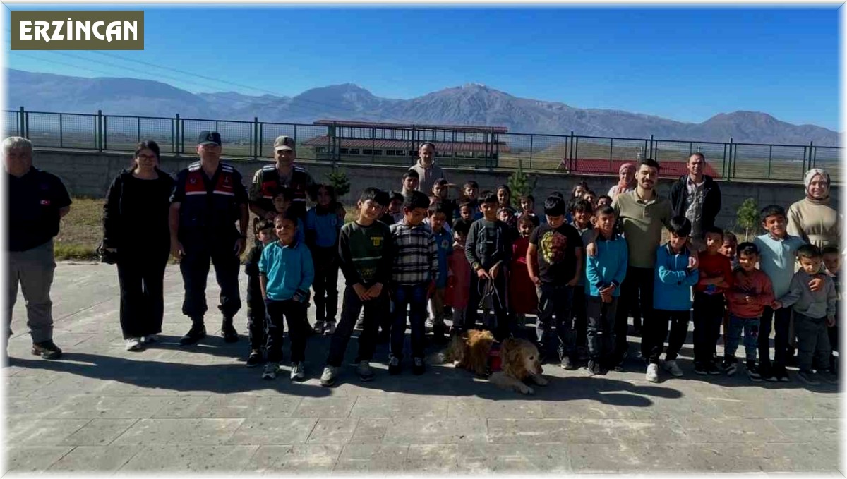 Jandarma ekipleri öğrencilere hayvan sevgisini anlattı