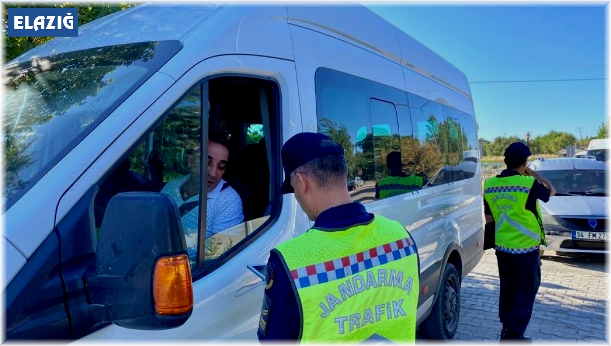 Jandarma ekipleri servis araçlarını denetlemeye başladı