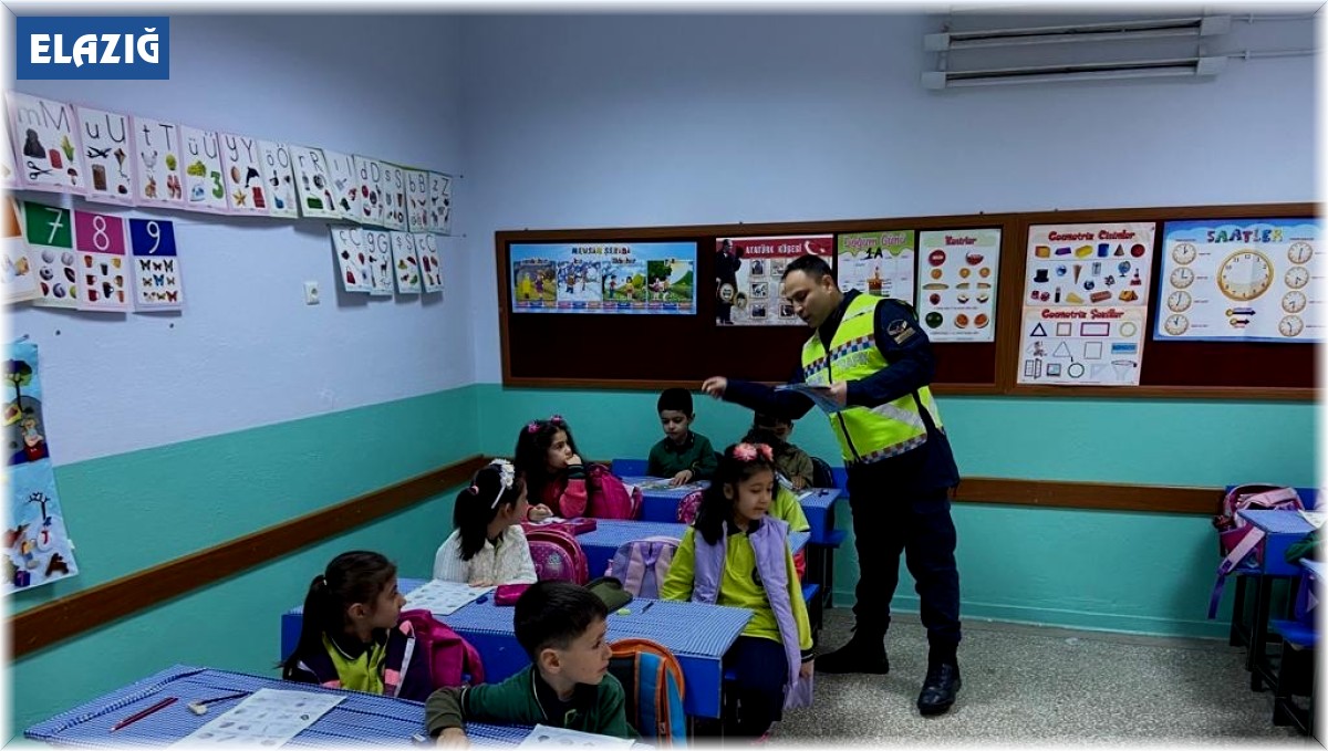 Jandarma ekiplerinden öğrencilere trafik semineri