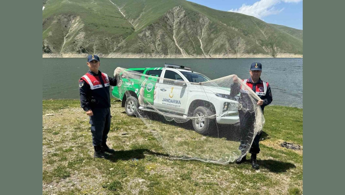 Jandarma kaçak avcıları yakaladı