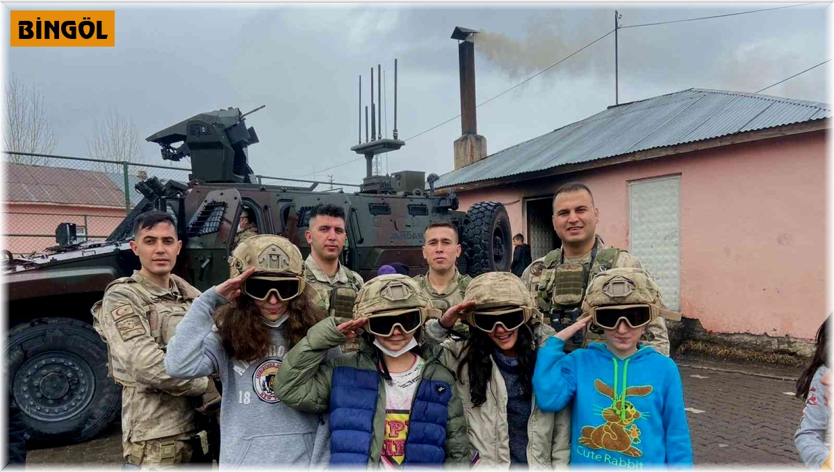 Jandarma öğrencilerle bir araya geldi