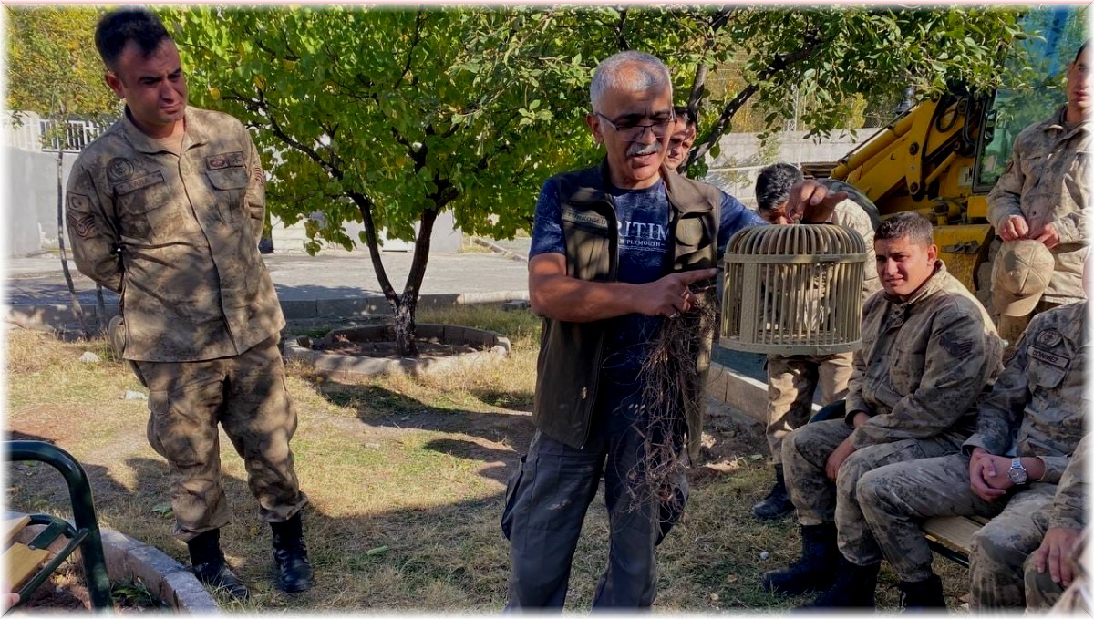Jandarma personellerine biyokaçakçılık ve biyoçeşitlilik eğitimi
