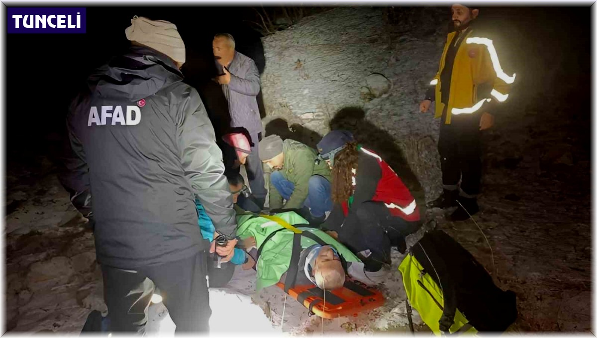 Jandarma ve AFAD kayıp vatandaş için seferber oldu, kayalıklardan düşen adam 4 saatlik çalışmayla kurtarıldı