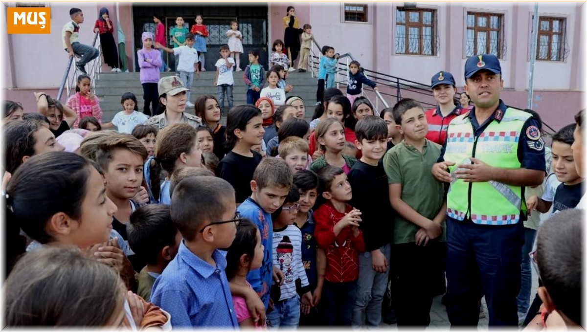 Jandarma ve emniyetten okul ve çevrelerinde denetim