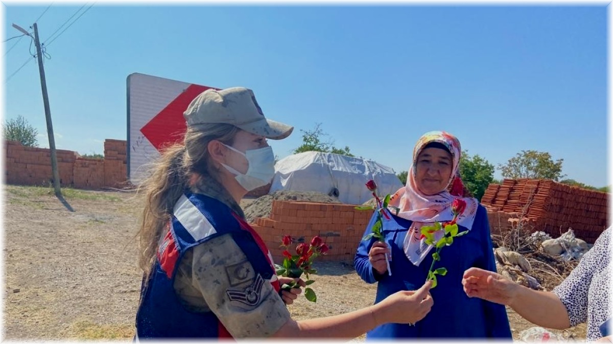 Jandarma, yaşlıları unutmadı