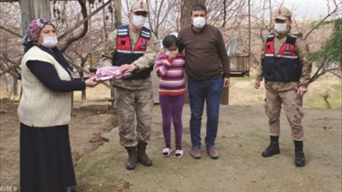 Jandarma yılbaşı dolayısıyla şehit yakınları ve gazileri ziyaret etti