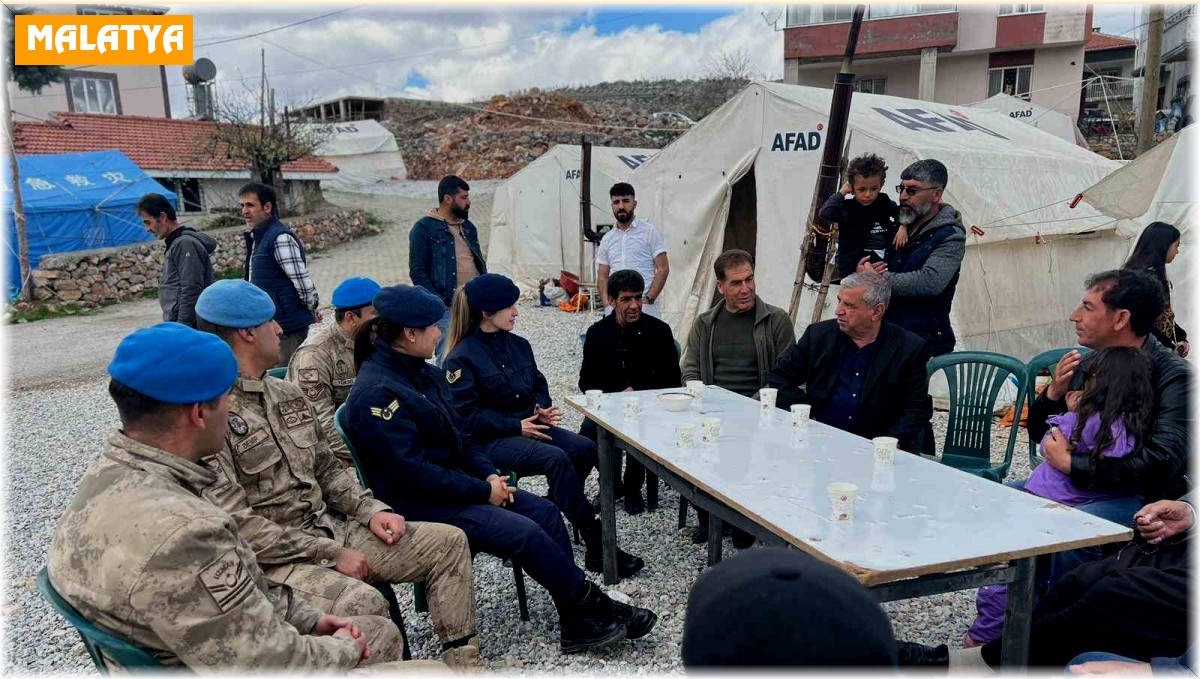 Jandarmadan çadır kent ziyareti