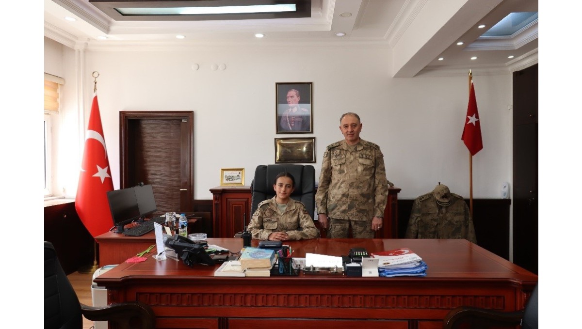 Jandarmadan çocuklara 23 Nisan etkinliği