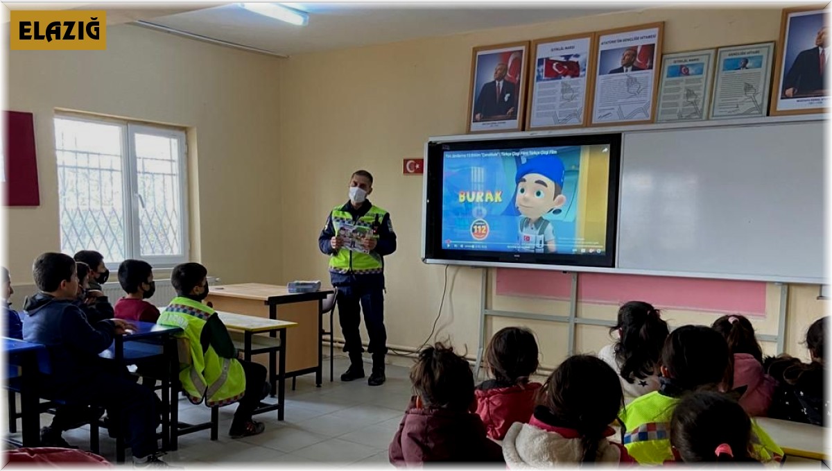 Jandarmadan çocuklara trafik eğitimi