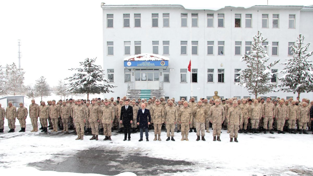 Jandarmadan deprem bölgesine personel desteği