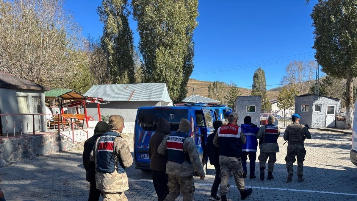 Jandarmadan düzensiz göçmen operasyonu