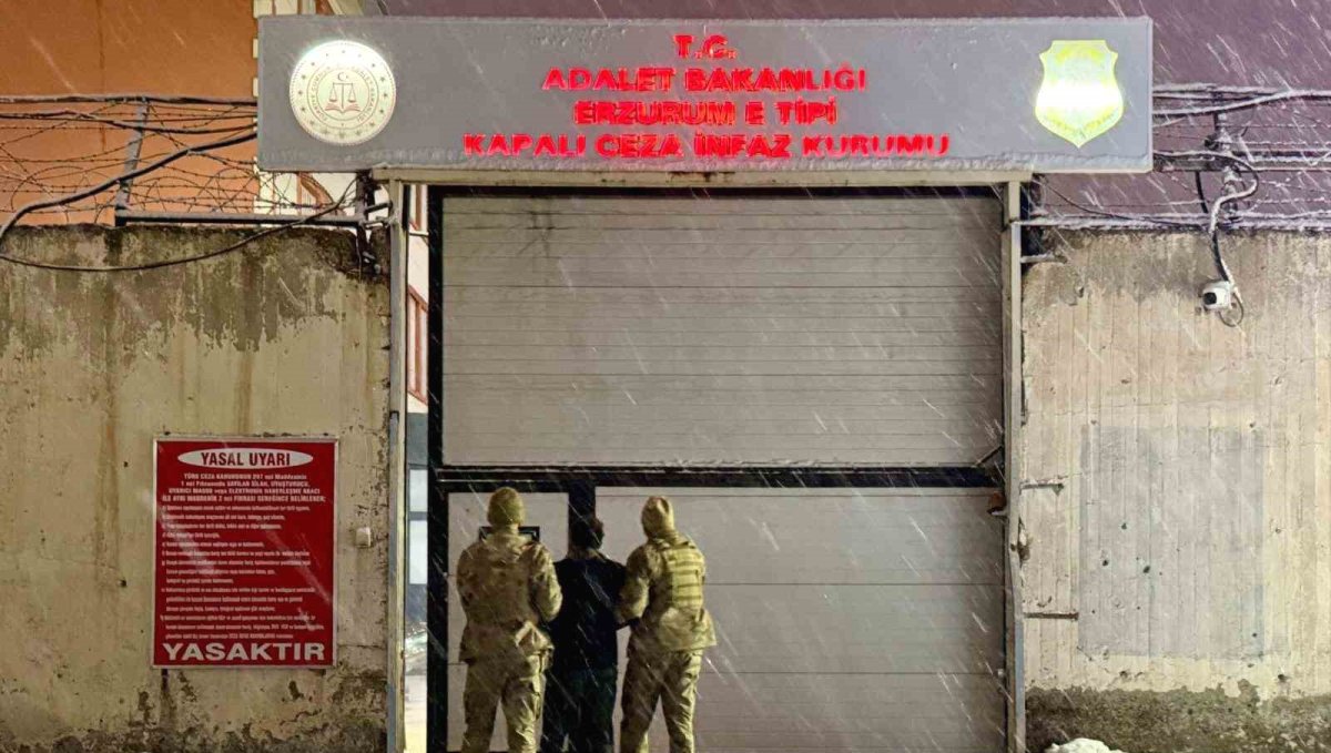 Jandarmadan düzensiz göçmen operasyonu; 7 düzensiz göçmen, 4 organizatör yakalandı