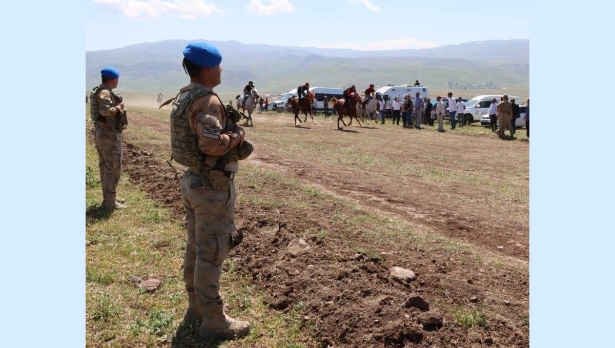Jandarmadan huzur ve güven nöbeti