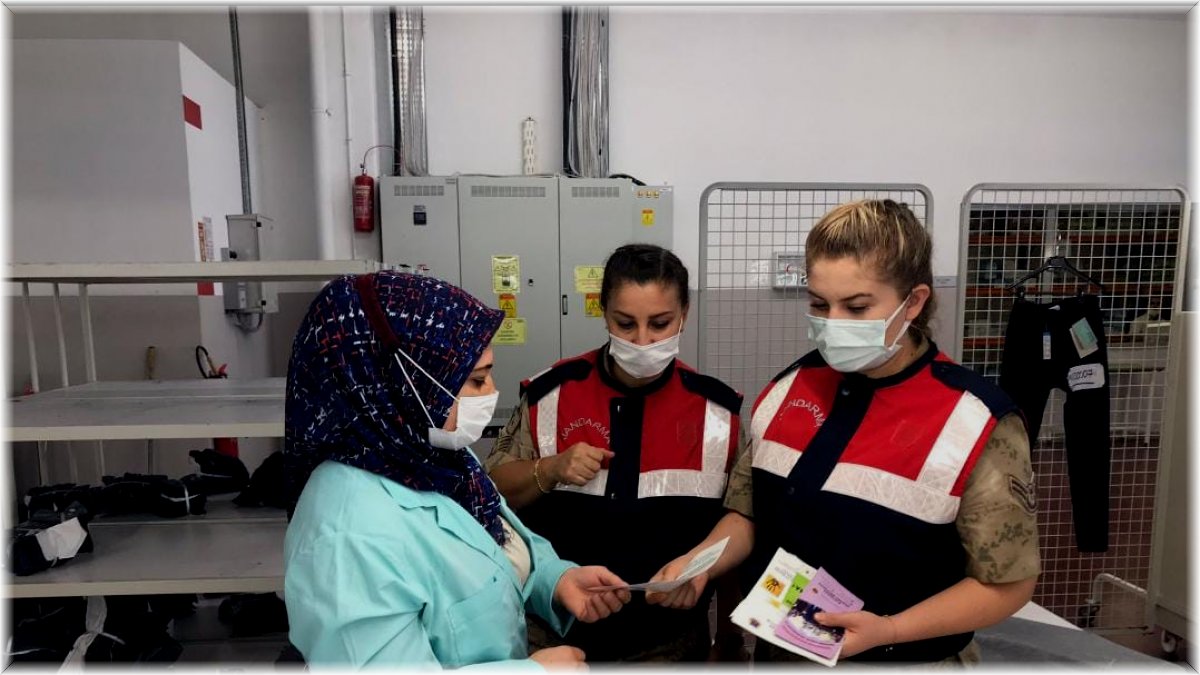 Jandarmadan kadın çalışanlara KADES bilgilendirmesi