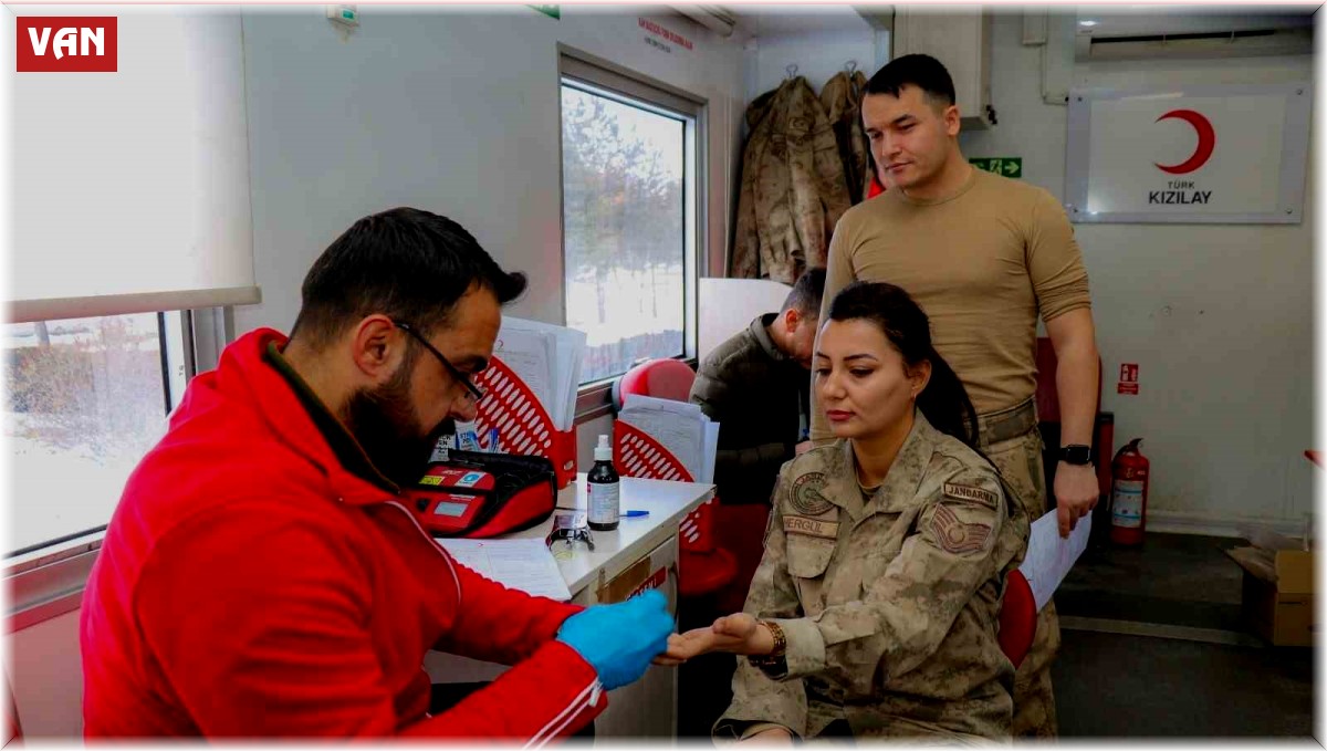 Jandarmadan kan bağışı