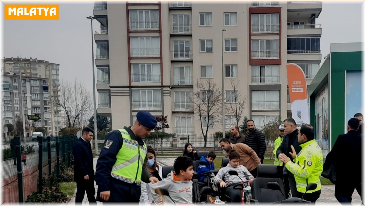 Jandarmadan Malatya'da uygulamalı trafik eğitimi