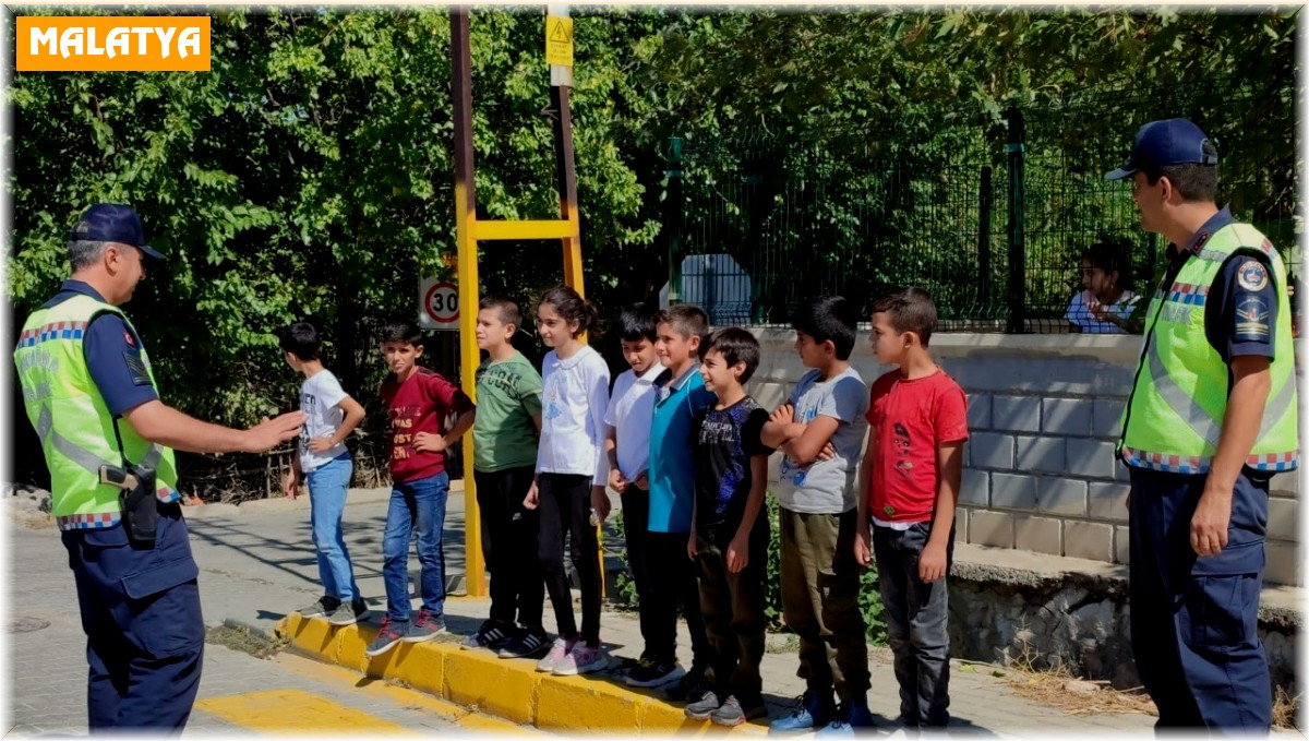 Jandarmadan öğrenciler için önlem