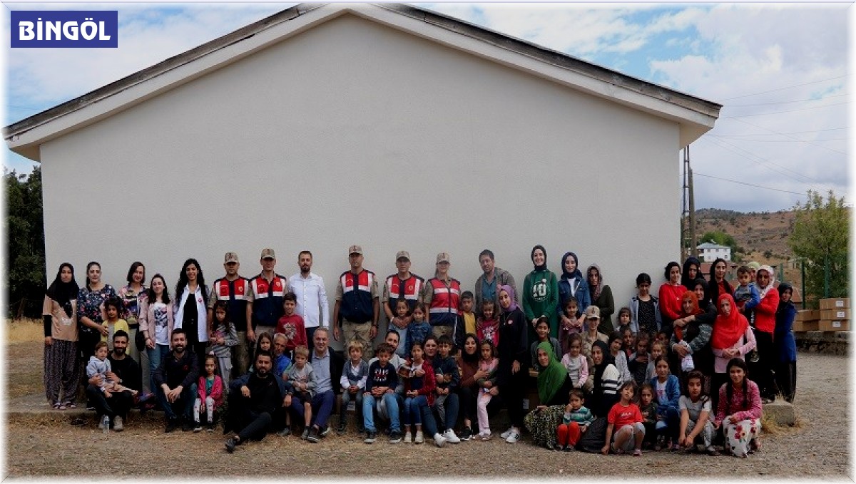 Jandarmadan öğrencilere destek