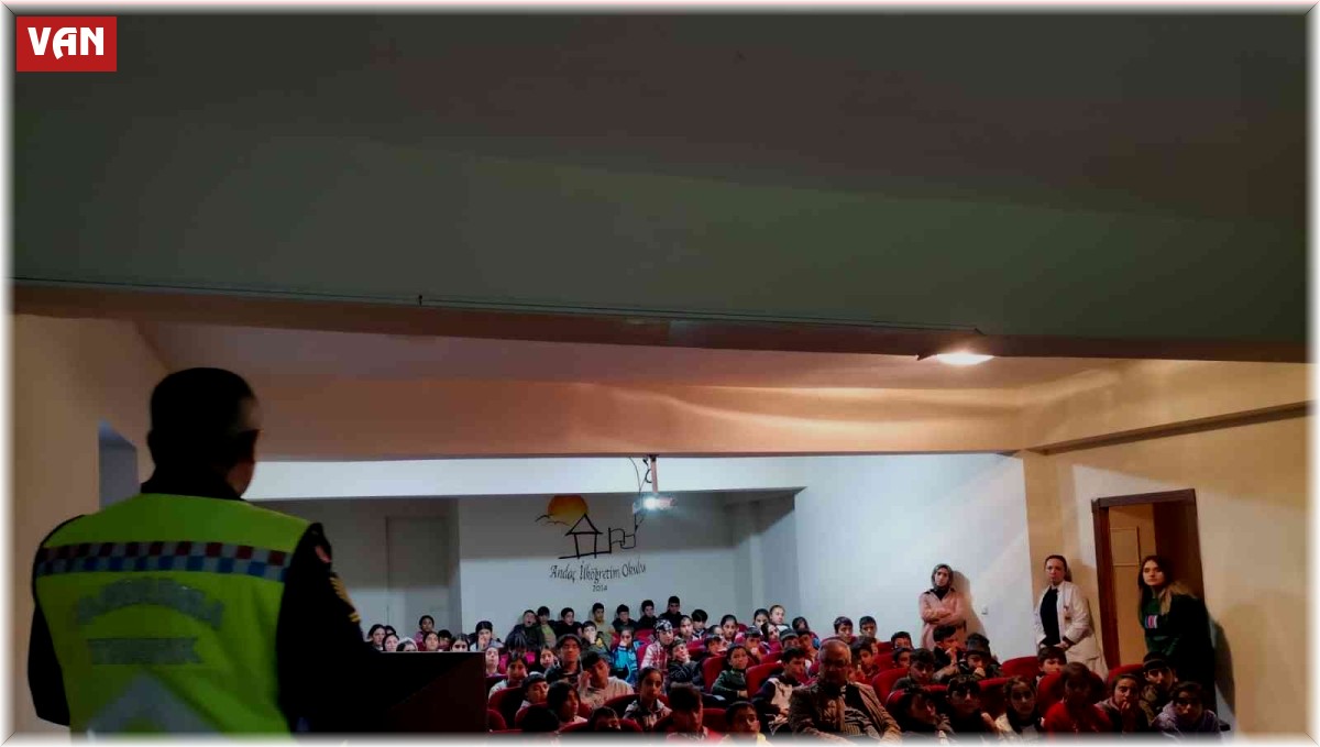 Jandarmadan öğrencilere trafik eğitimi