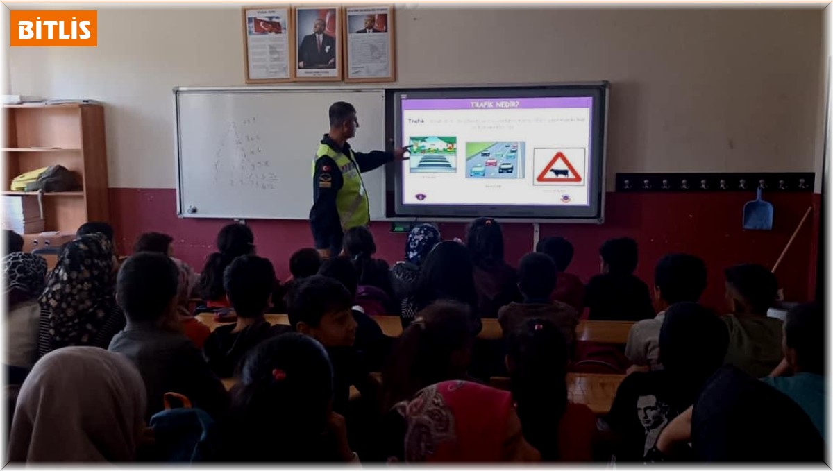 Jandarmadan öğrencilere trafik eğitimi