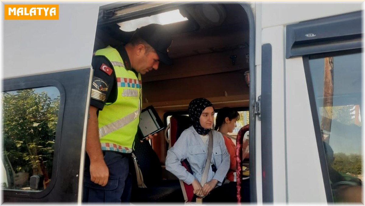 Jandarmadan okul servisi denetimi