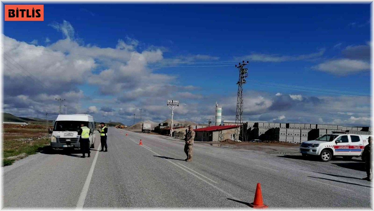 Jandarmadan okul servislerine yönelik denetim