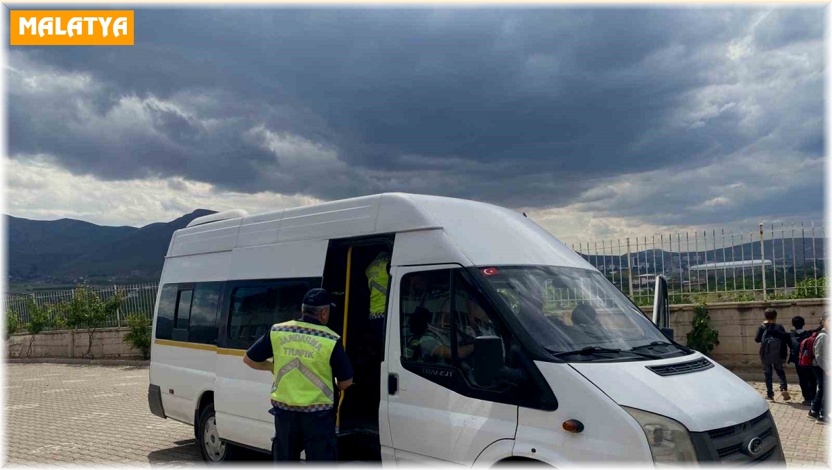 Jandarmadan okulların açılması öncesi sıkı denetim