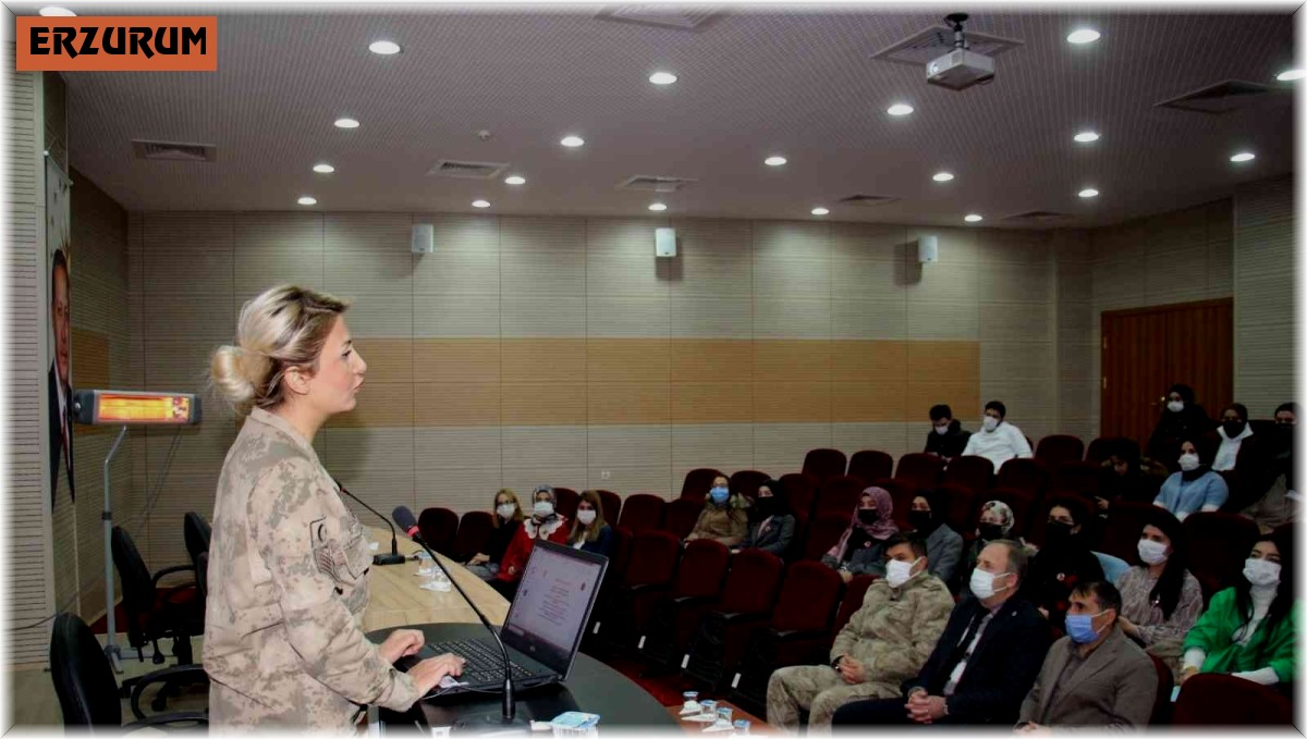 Jandarmadan Üniversite öğrencilerine KADES semineri