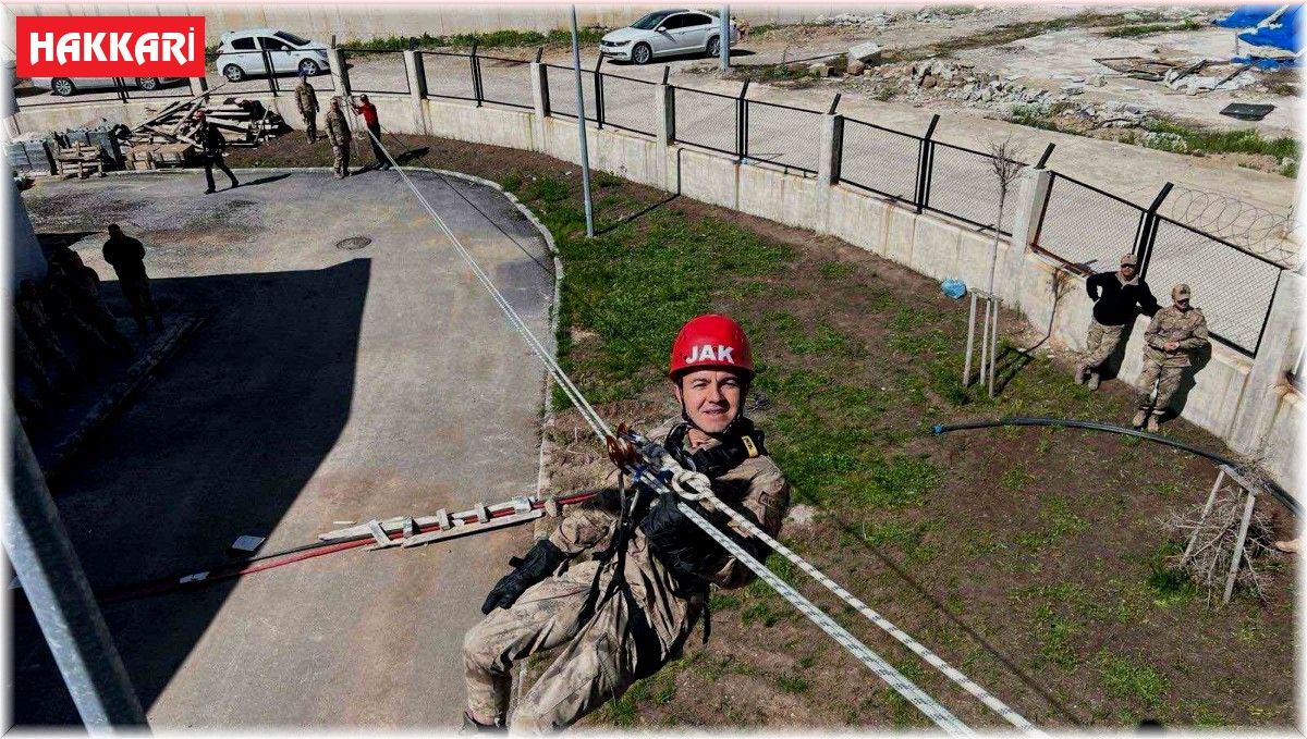 Jandarmadan uygulamalı deprem eğitimi