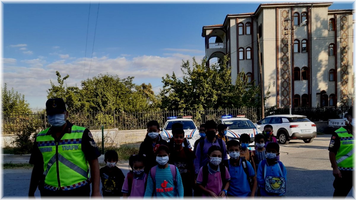 Jandarmadan yaya önceliği