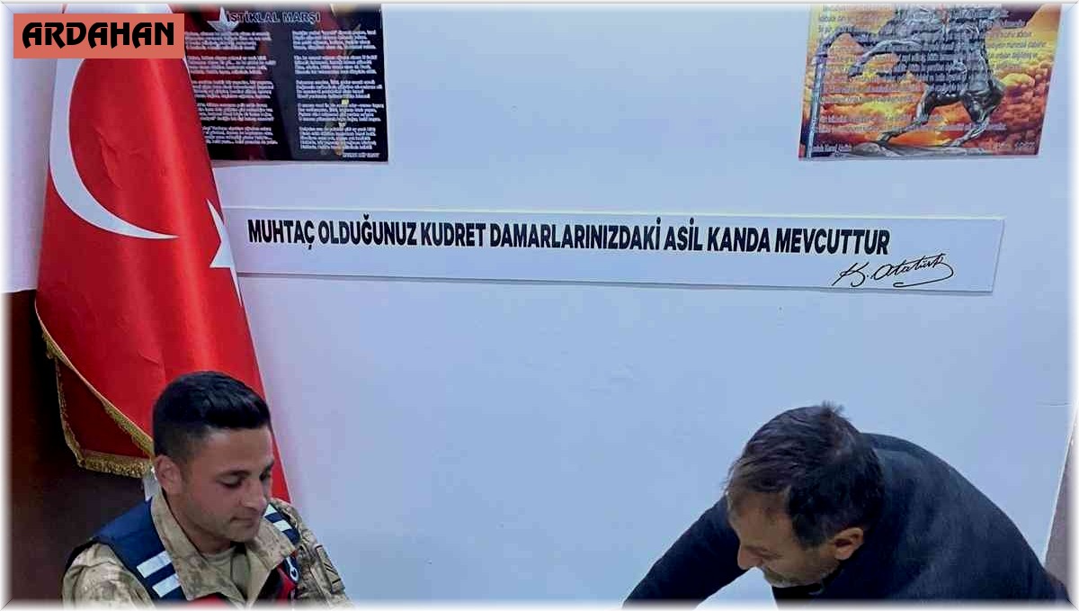 Jandarmanın yaralı bulduğu kızıl şahin tedaviye alındı