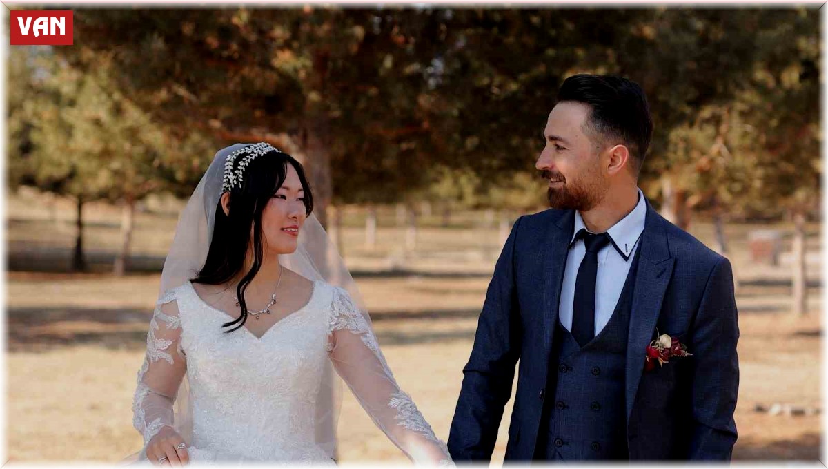 Japon geline Van usulü görkemli düğün