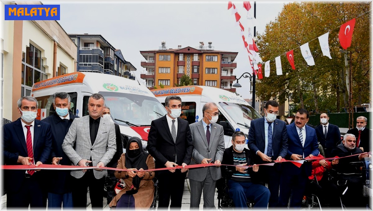 Japonya'nın hibe ettiği 2 adet engelli minibüsü törenle hizmete alındı