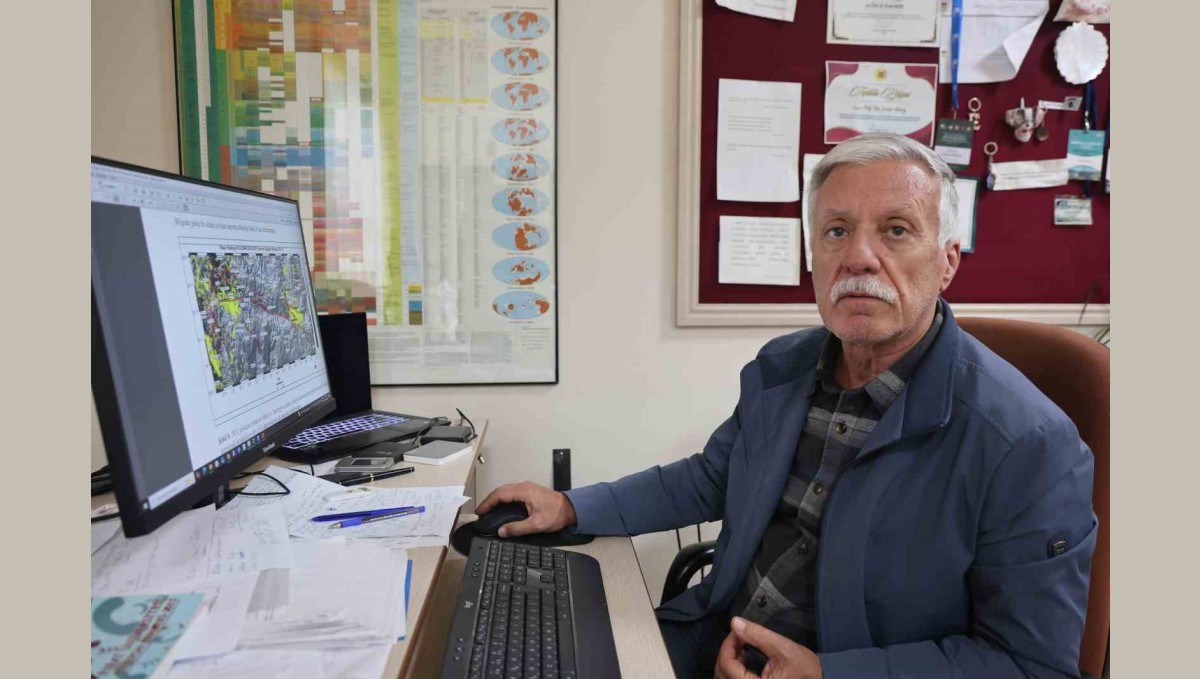 Jeoloji Uzmanı Prof. Dr. Ercan Aksoy: Sındırgı'da 14 binin üzerinde deprem yaşandı