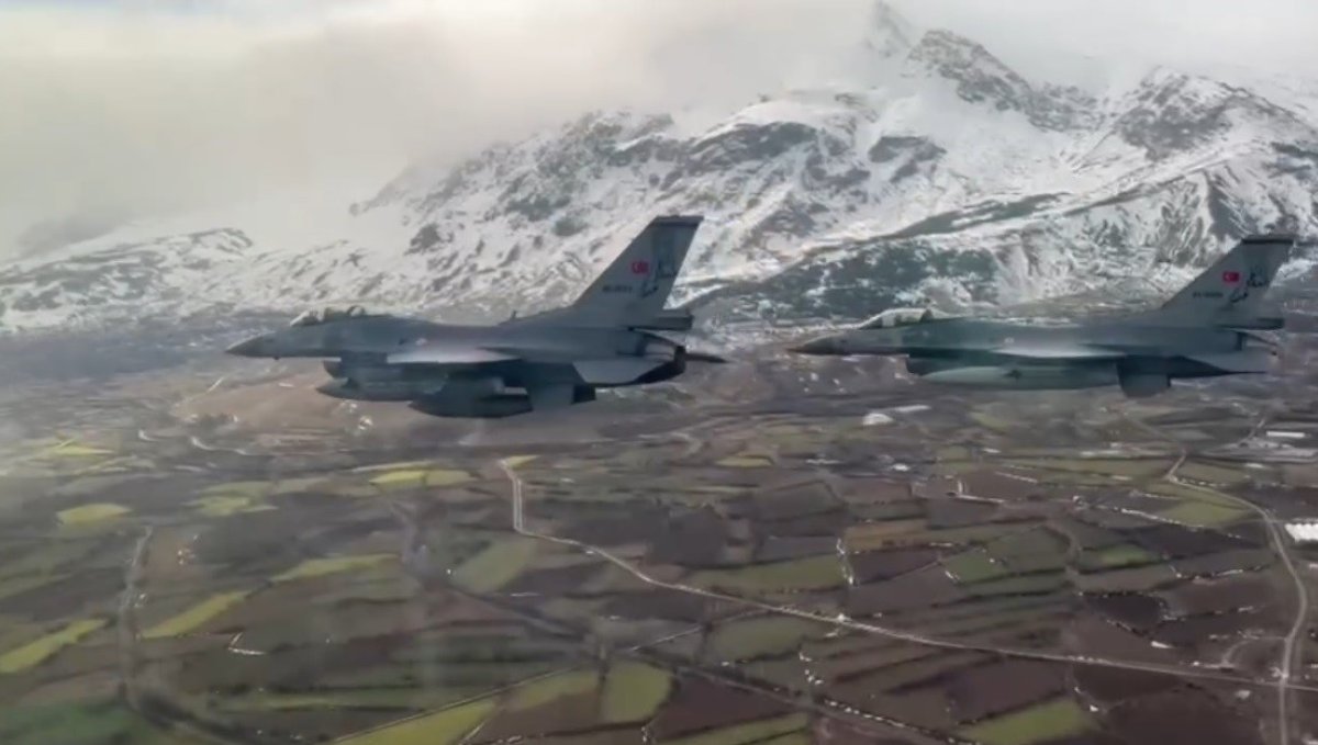 Jetler Erzincan'ın kurtuluşu için havalandı