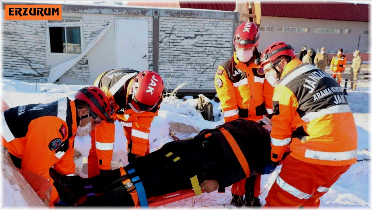 JÖAK ve JAK ekiplerinin deprem tatbikatı gerçeğini aratmadı
