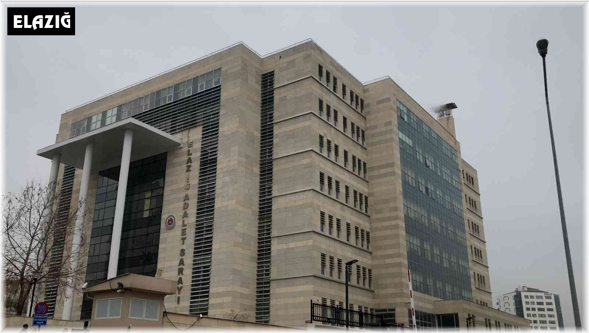 Kablo çalarken suçüstü yakalandı