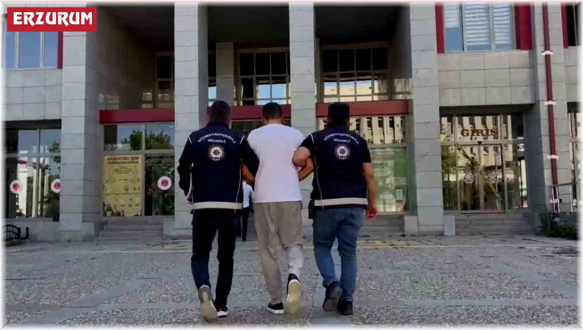 Kaçak göçmen otomobilin bagajında yakalandı