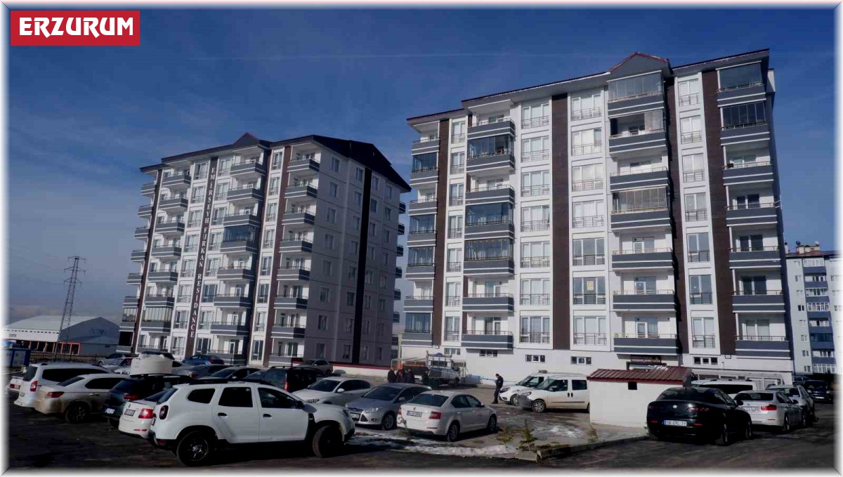 Kadın apartmanın 4. katından düştü