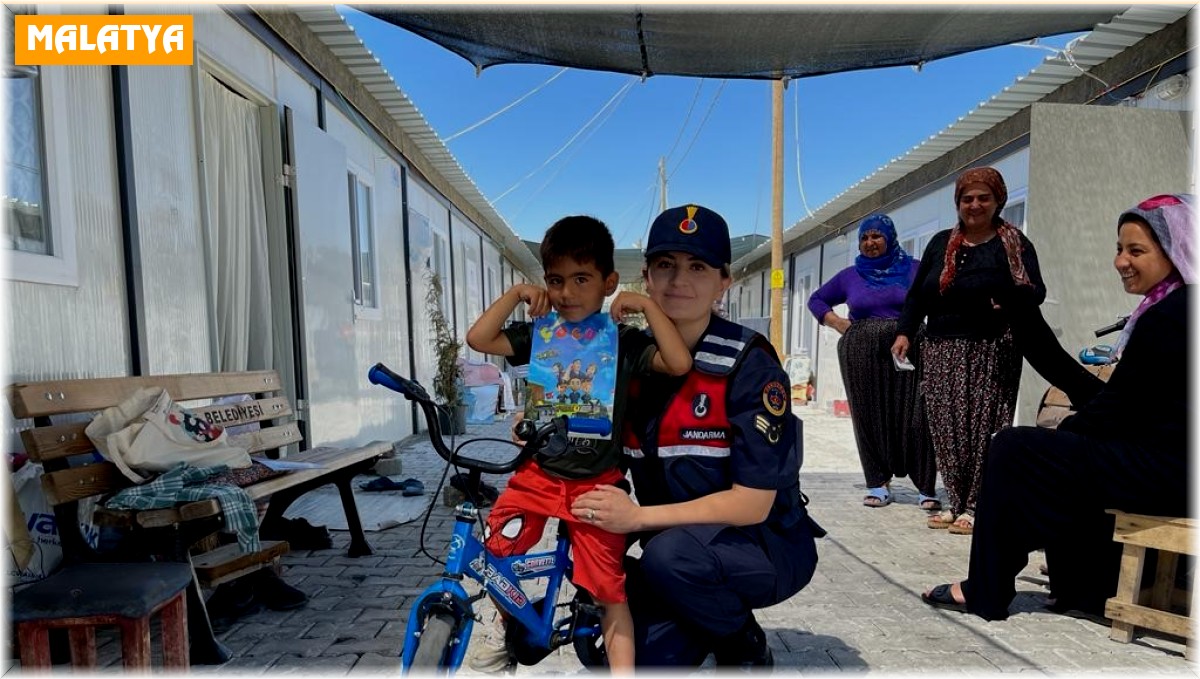 Kadın astsubaylar Doğanşehir'de KADES'i anlattı