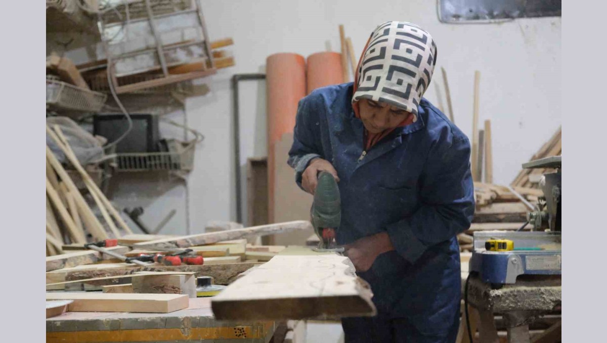 Kadın girişimci tek başına hem üretiyor hem onarıyor!