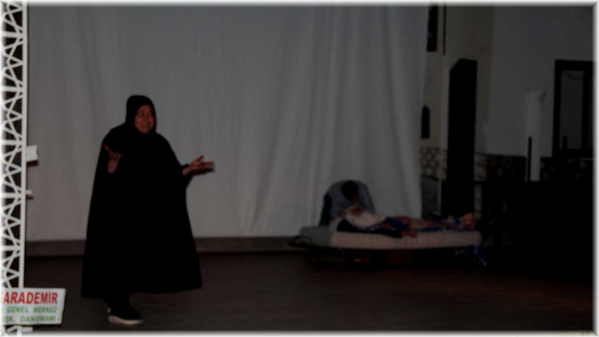 "Kadın için" oyununa ilgi