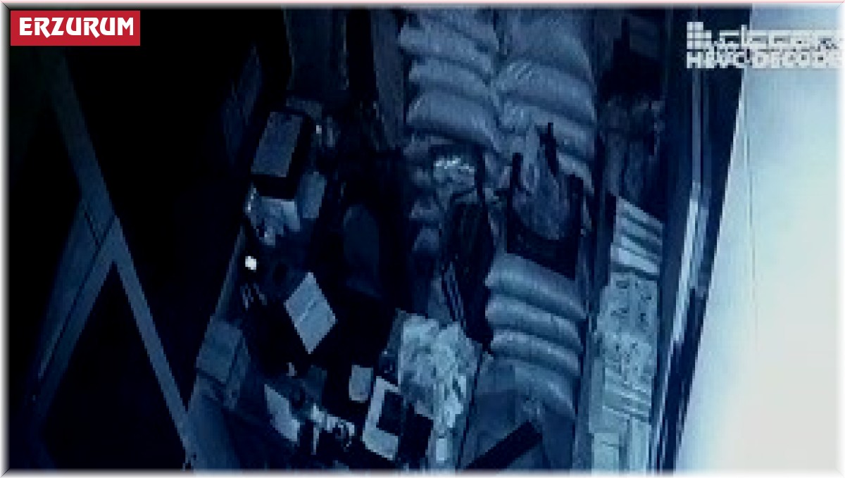 Kadın kıyafeti ile çalıştığı işyerinden kasayı çaldı