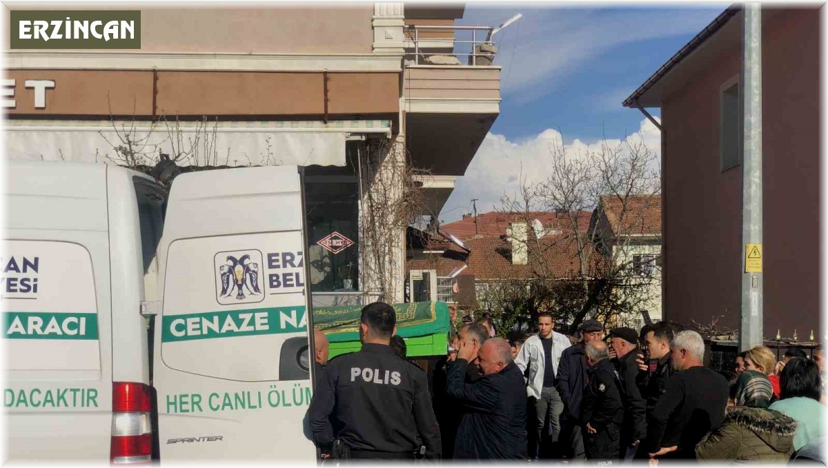 Kadın öğretmen evde iple asılmış halde bulundu