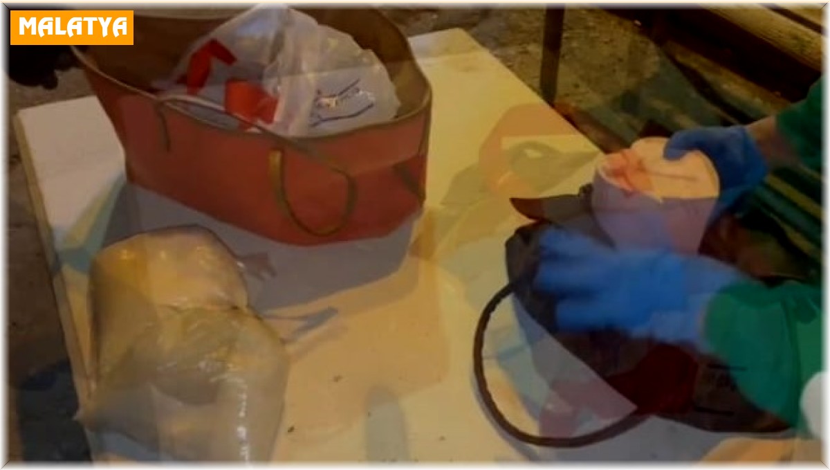 Kadın yolcu 3 kilo uyuşturucuyla yakalandı